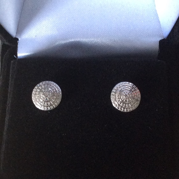 LAST ONE 💗 Kay Jewelers Diamond Earrings - Picture 5 of 5